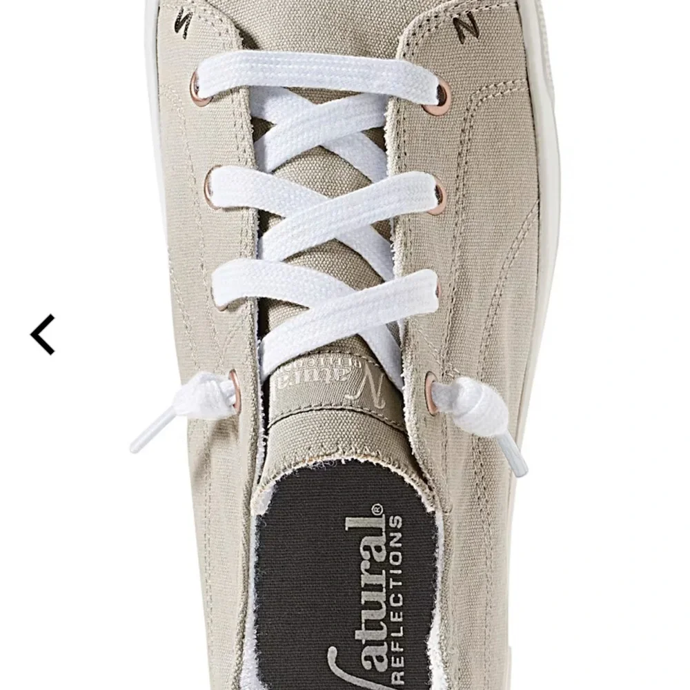#49 NWOT Natural Reflections Tan and White Sneakers Contemporary Design - Picture 2 of 4